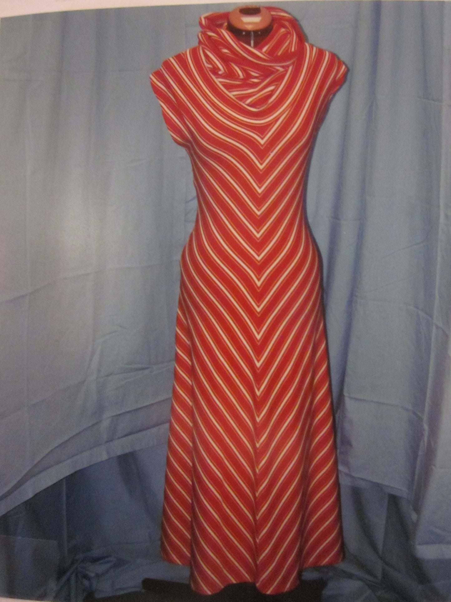 Small Adult 70's Female Cosume 79 - MISS LESTER'S