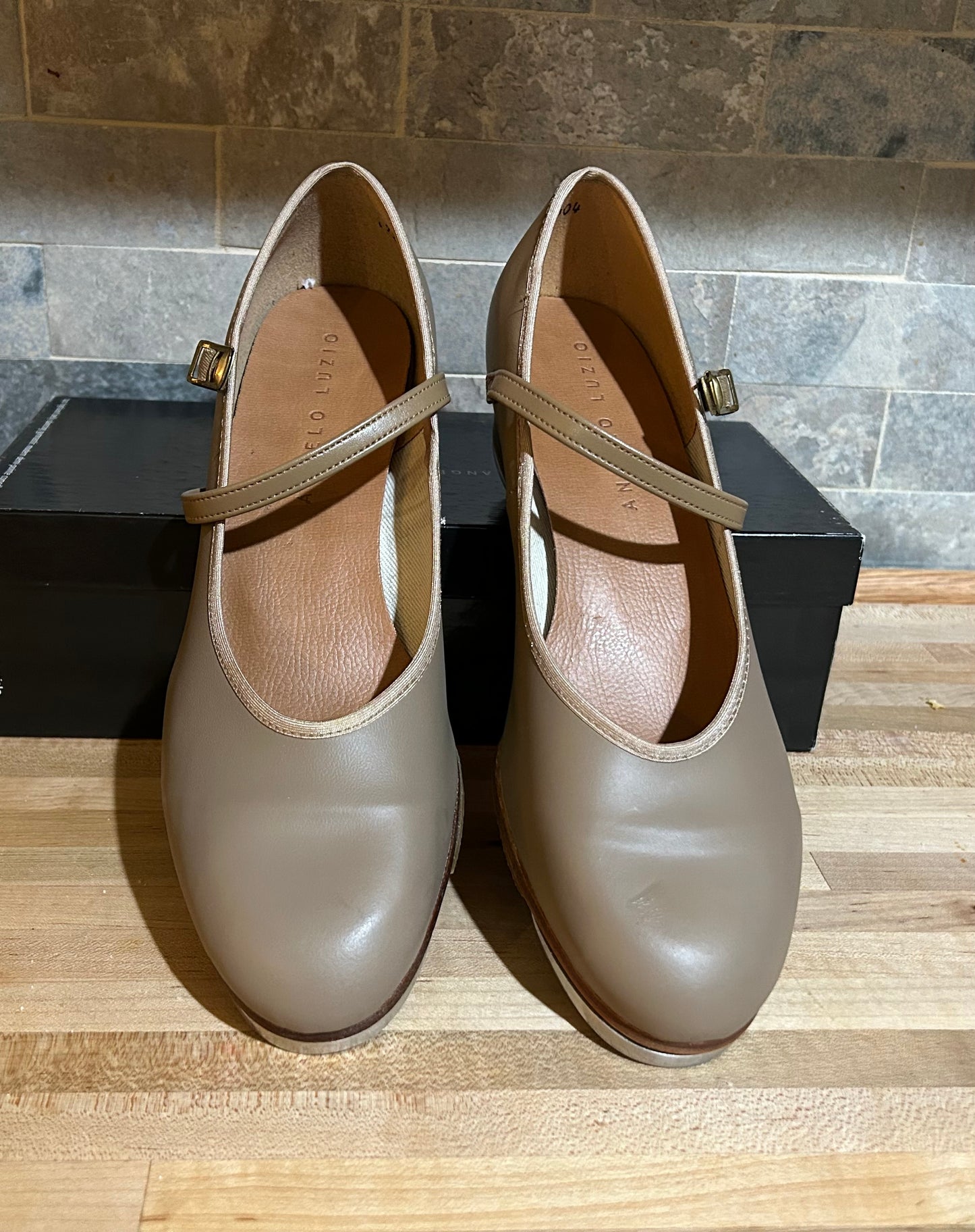 Angelo Luzio 927L Ladies Tap Shoe with Cuban Heel - MISS LESTER'S