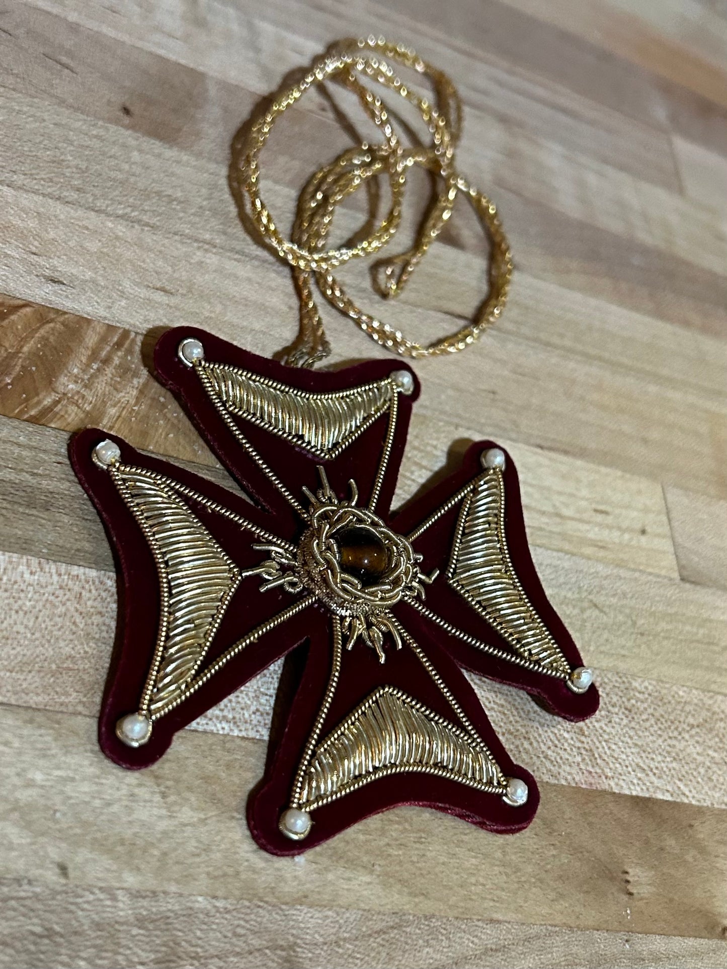 Harry Potter Crest Necklace N53 - MISS LESTER'S