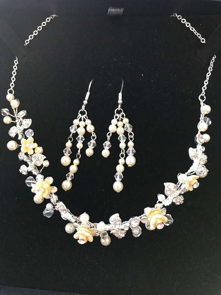 BRIDAL CLASSICS JEWELLERY SET STYLE JE-06 - MISS LESTER'S