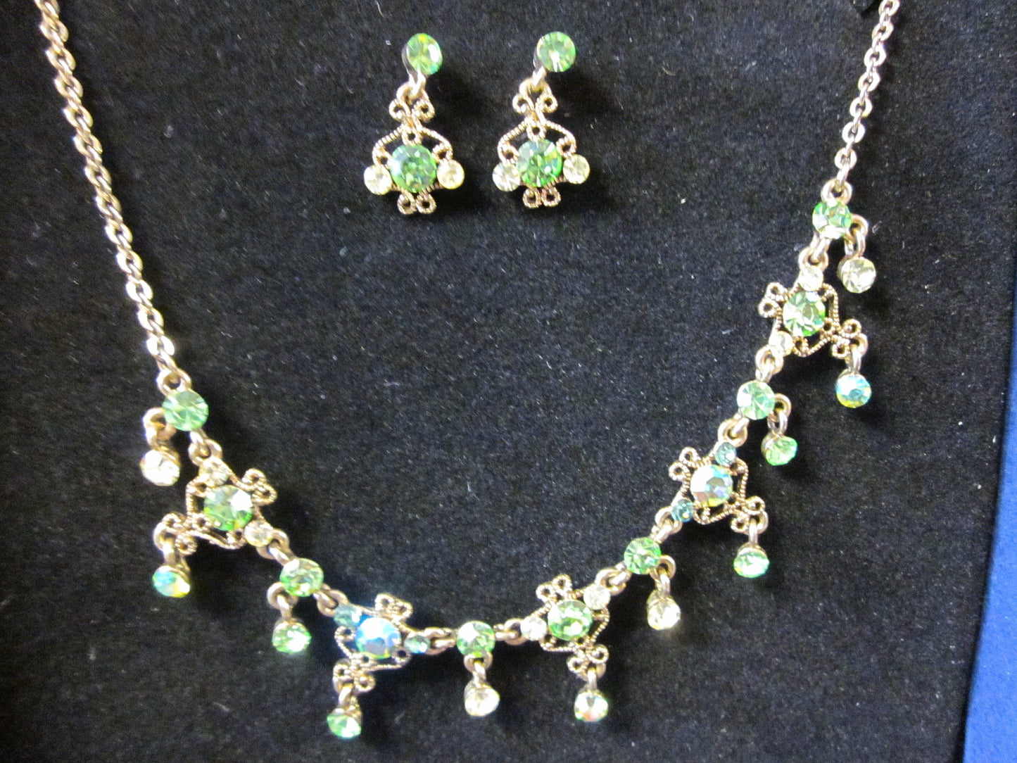 BRIDAL CLASSICS JEWELLERY SET STYLE MJ-391 - MISS LESTER'S