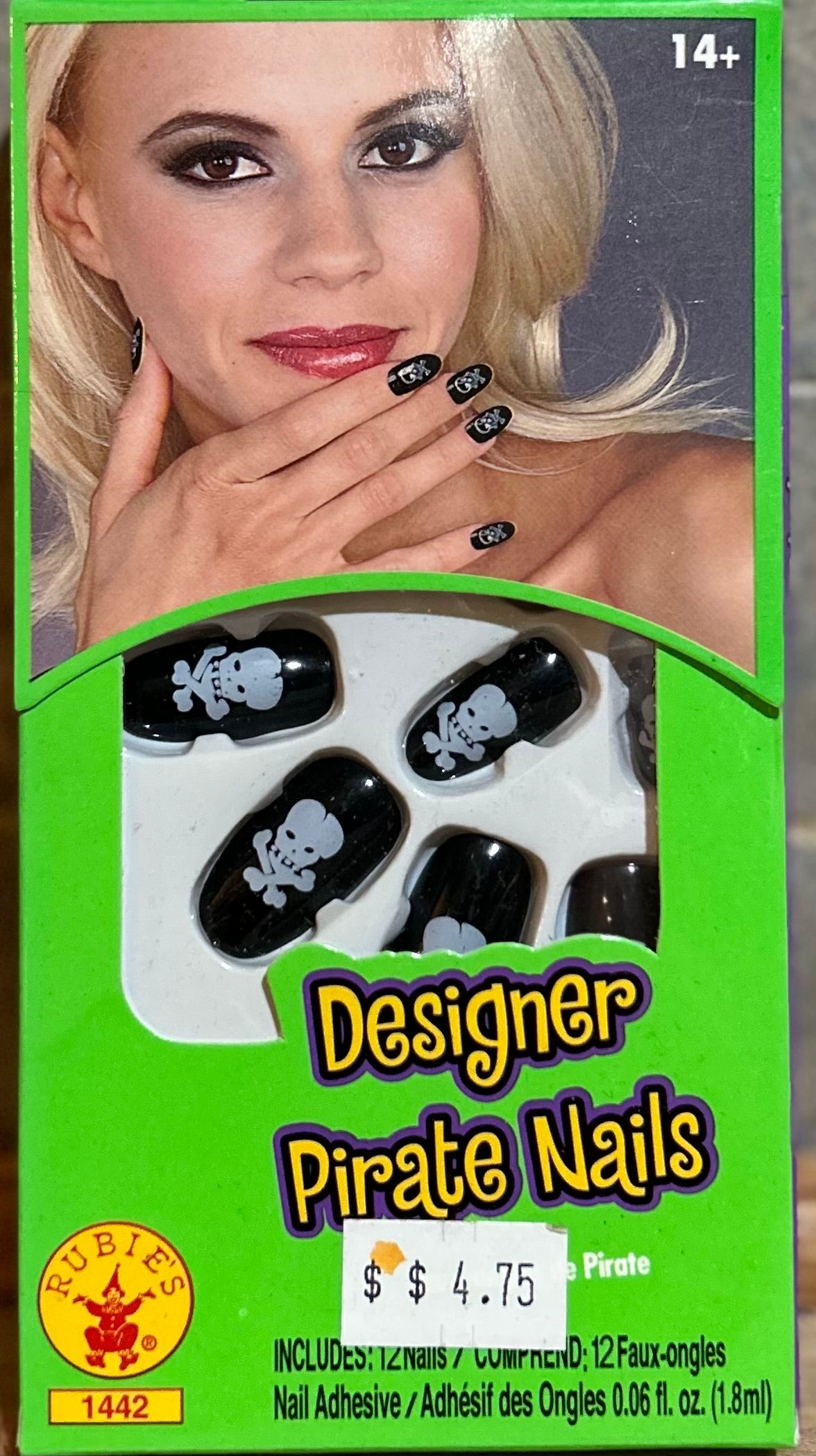 Spooky Designer Finger Nails
