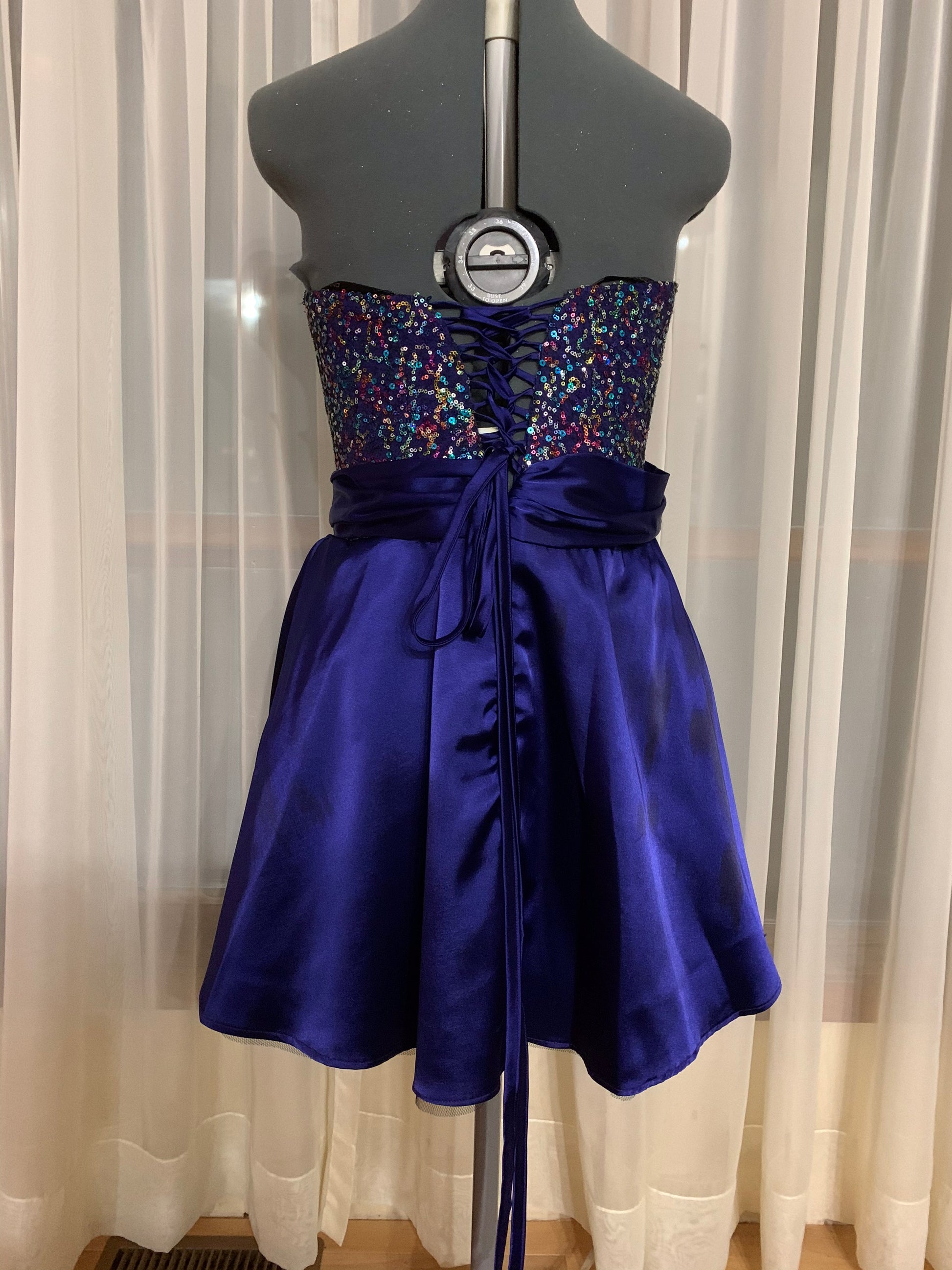 Short Prom/Grad Size XL Style 2667 - MISS LESTER'S 