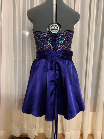 Short Prom/Grad Size XL Style 2667 - MISS LESTER'S 