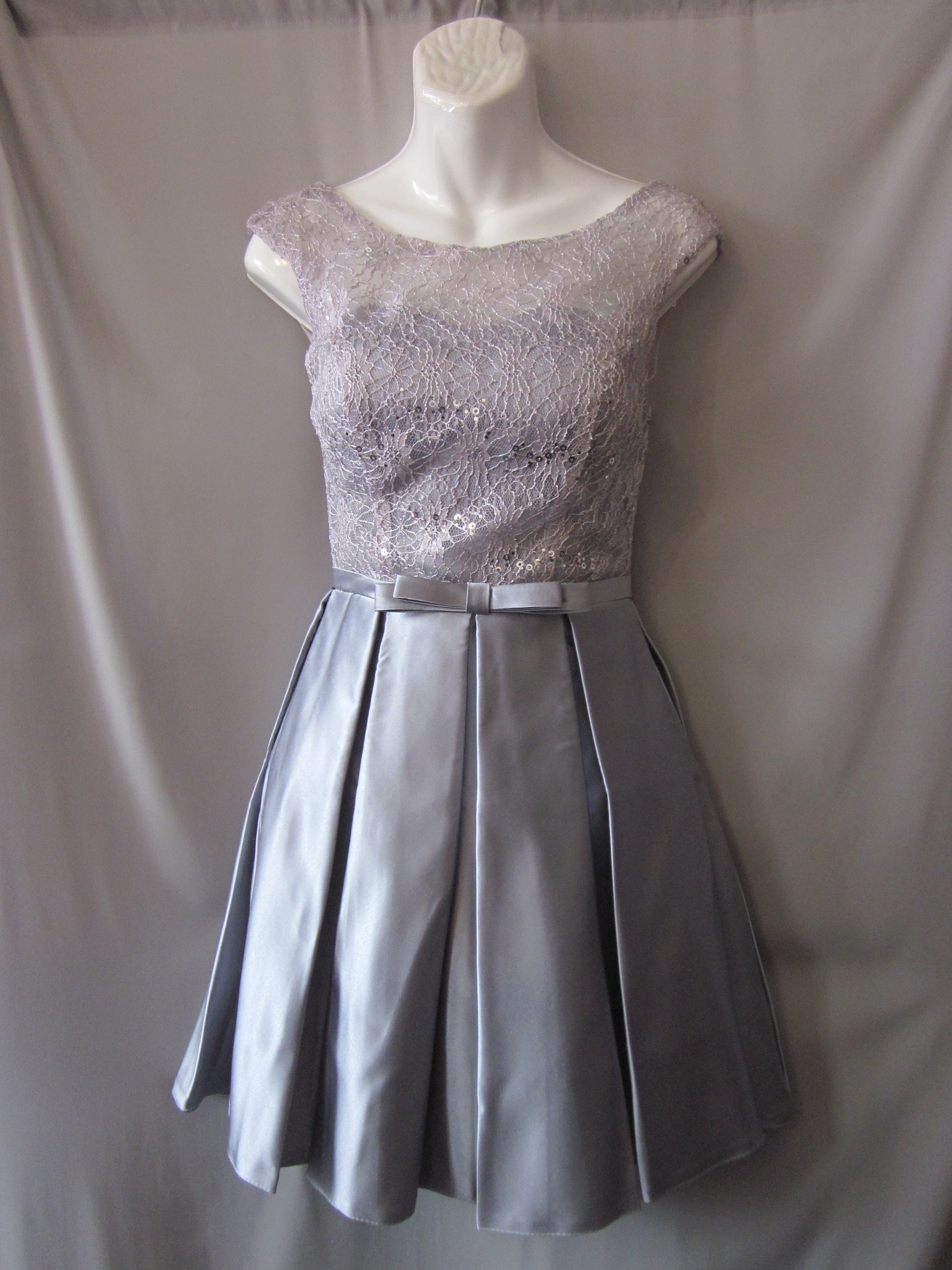Short Prom/Grad Dress Size M Style 4225 - MISS LESTER'S 