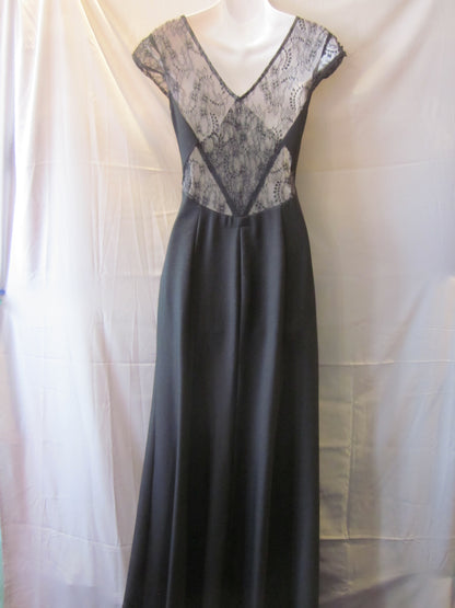PV Long Dress Size Medium Style 504042