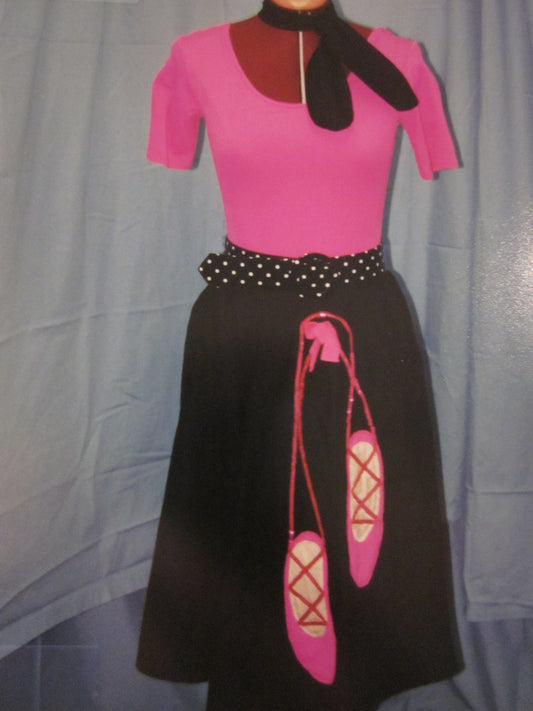 A89    50'S Poodle Skirt Costume Small - MISS LESTER'S 