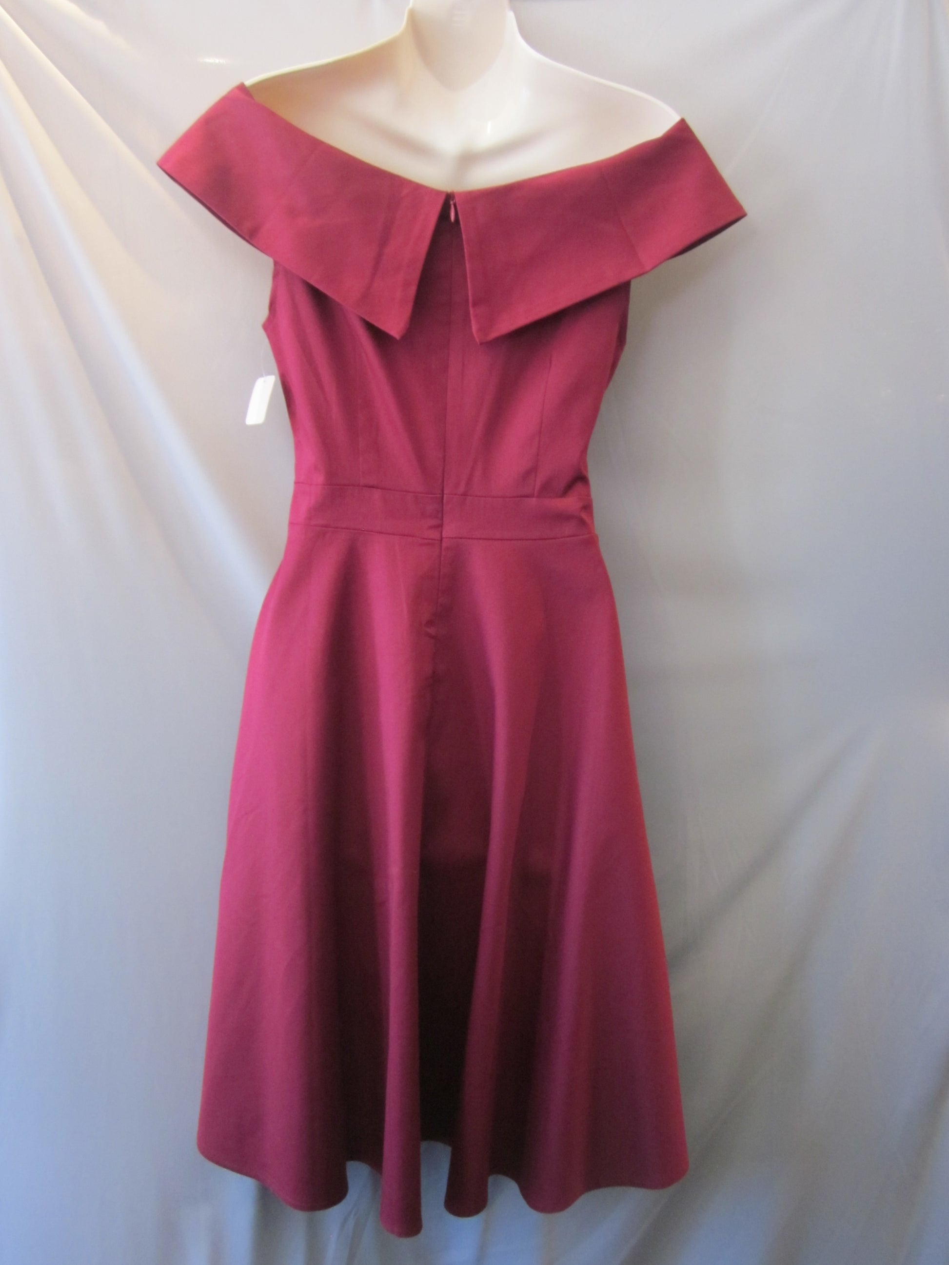 Short Formal Dress Size Medium Style Z9732 - MISS LESTER'S 