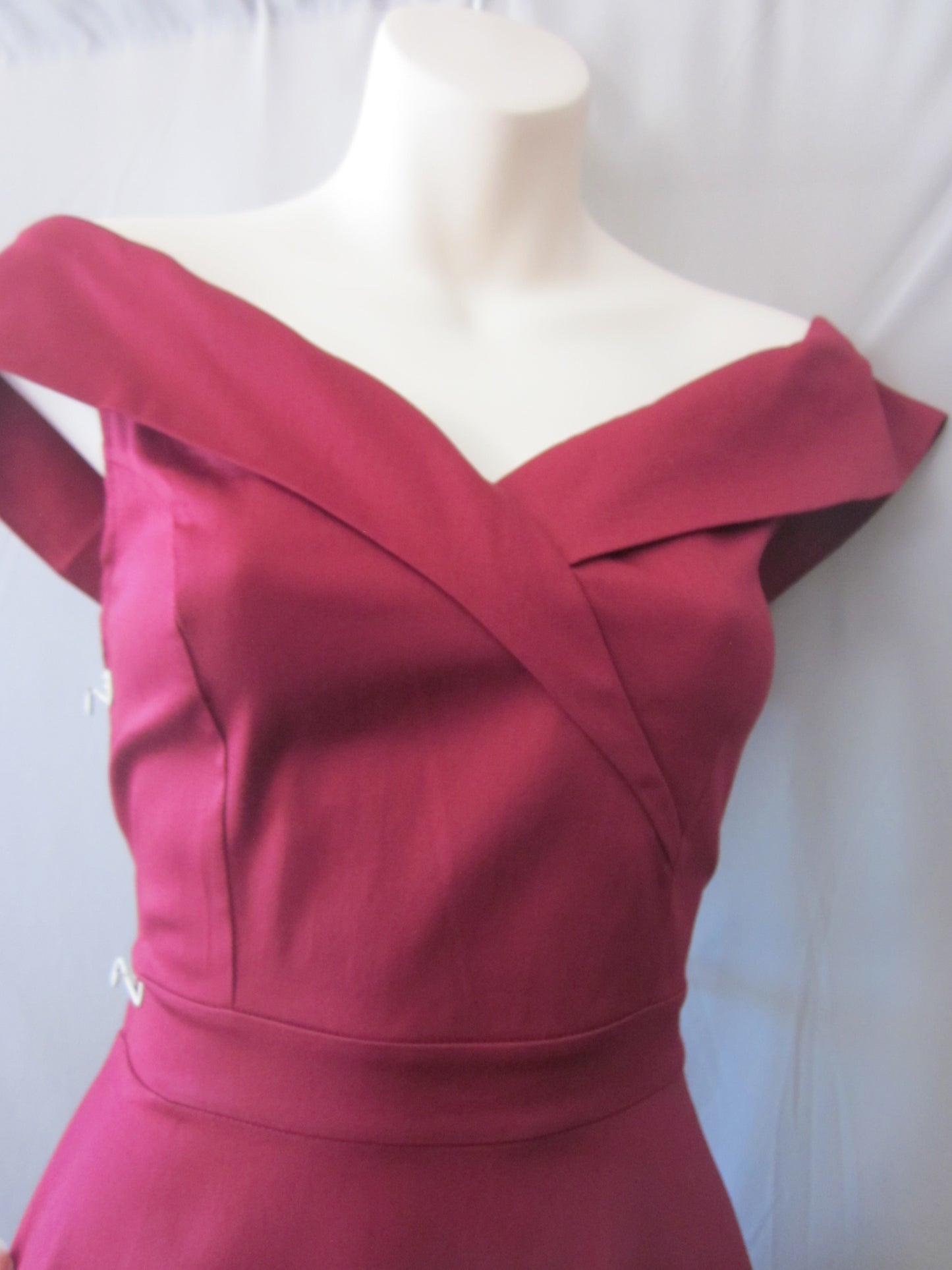 Short Formal Dress Size Medium Style Z9732 - MISS LESTER'S 